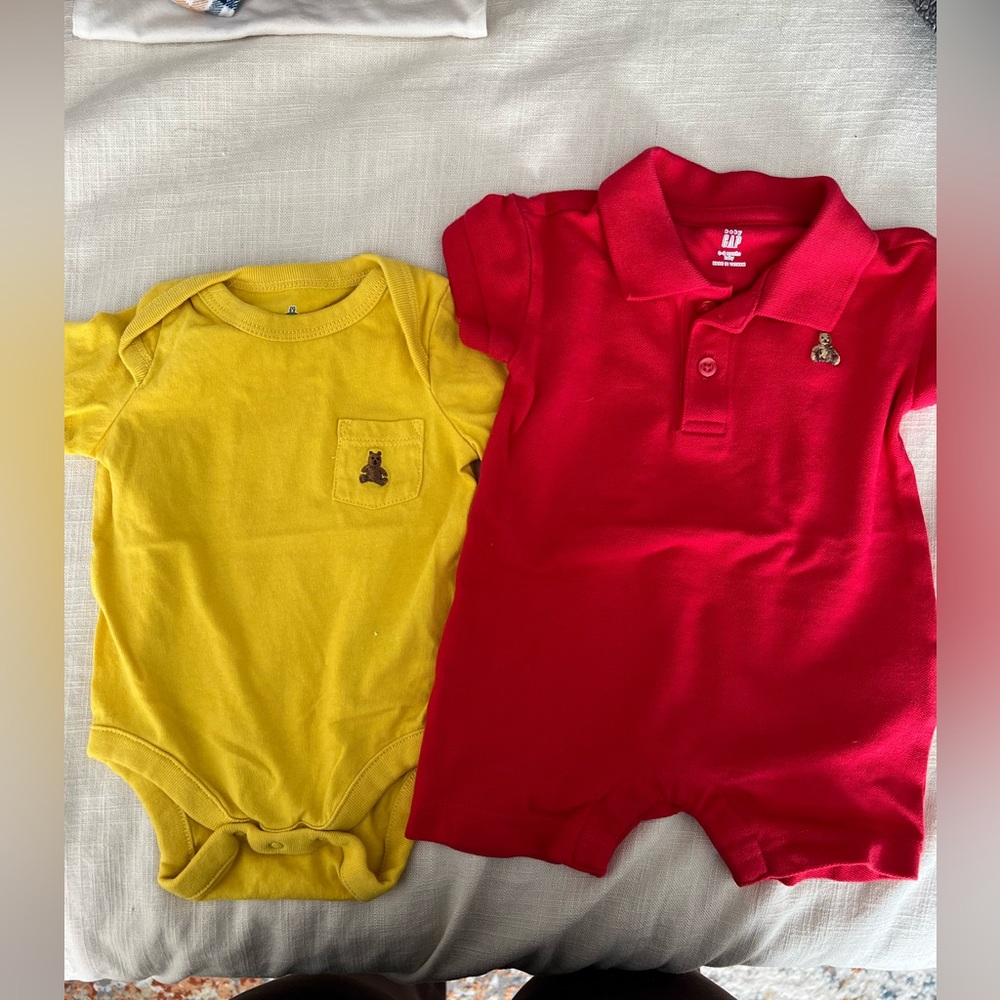 Gap Baby 2 Onesie Set